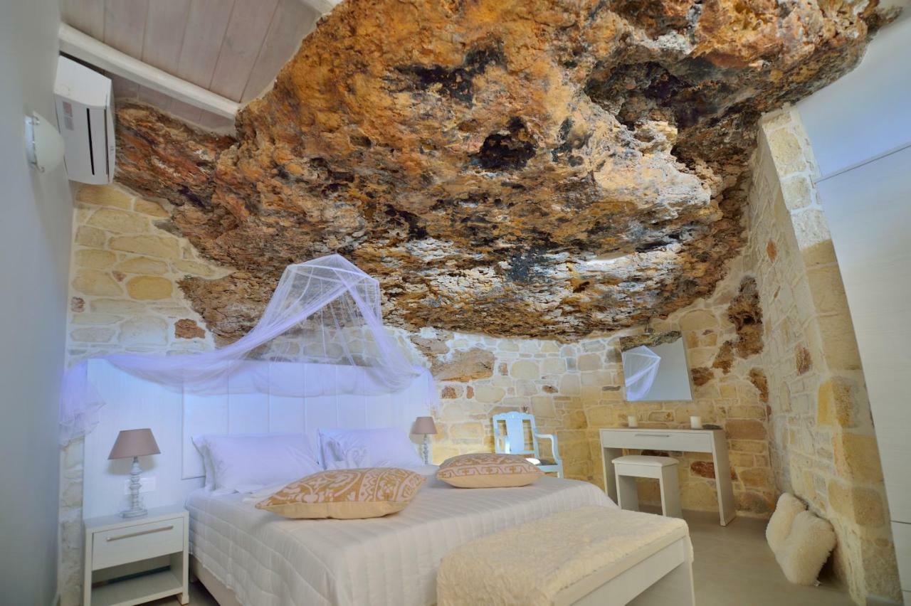 Koukis House *